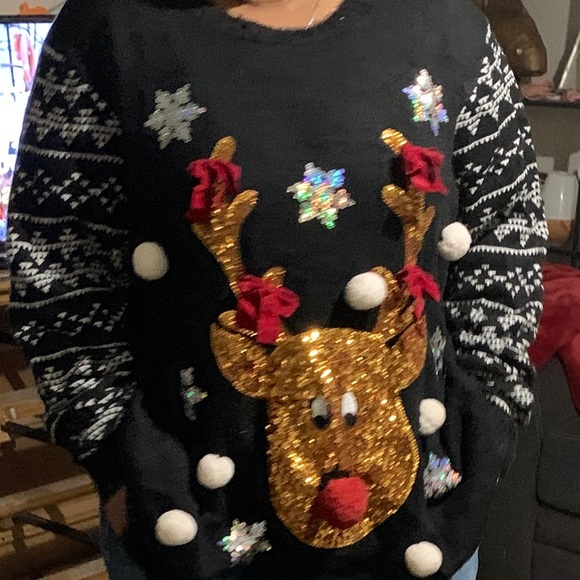 Unique Reindeer super soft sweater. - Picture 3 of 7